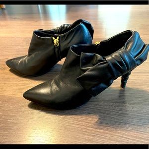 Moschino booties like new